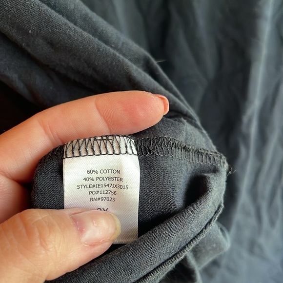 Rebellious One Graphic top - Picture 4 of 5